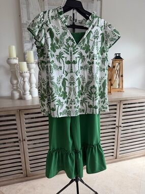 Sugarlips Curve Davina Flutter-sleeve Blouse